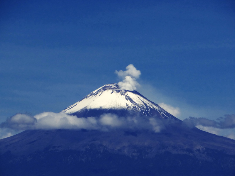 volcán popocatépetl, daytime, tranquil scene, idyllic, volcanic crater, outdoors, metropolis, smokes, puebla, nature, environment, sky, ocean, snowcapped mountain