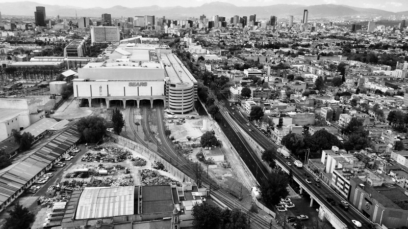 day, street, crowded, built structure, suburban, modern, high angle view, 2K, building exterior, df, city, mode of transportation, road, nature, crowd