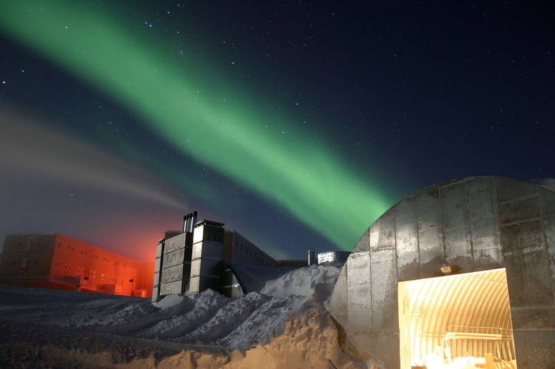 space, sky, nature, light - natural phenomenon, built structure, night, cold, light phenomenon, architecture, green color, aurora australis, 2K, scenics - nature