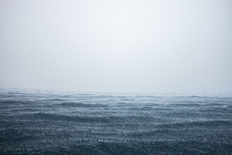 no people, motion, beauty in nature, horizon, rain, tranquility, foggy, monochrome, blue, nature, wafe, 4K, idyllic, wave, scenics - nature, outdoors