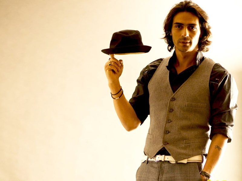 holding, fedora, three quarter length, casual clothing, men, waist up, front view, black, white background, young adult, portrait, Male Celebrities, women