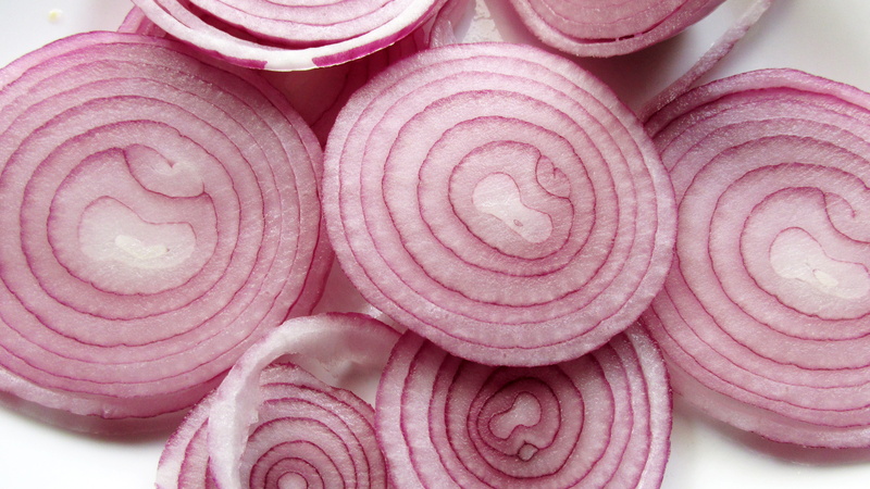 purple, focus, freshness, vegetable, photography, no people, slice, onion, raw food, indulgence, wellbeing, onions, temptation, close-up, pink color, healthy eating
