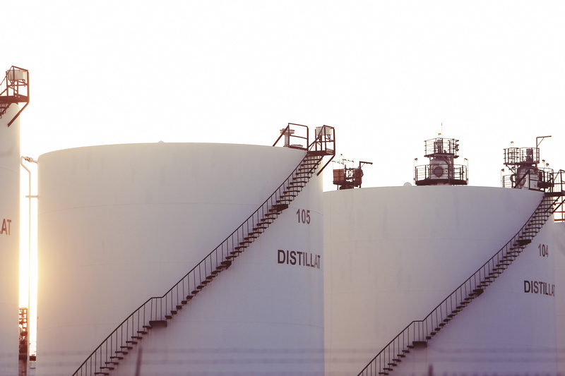 fuel and power generation, shipping, stairs, towers, building exterior, copy space, industrial, architecture, plantation, oil refinery, oil, outdoors, built structure
