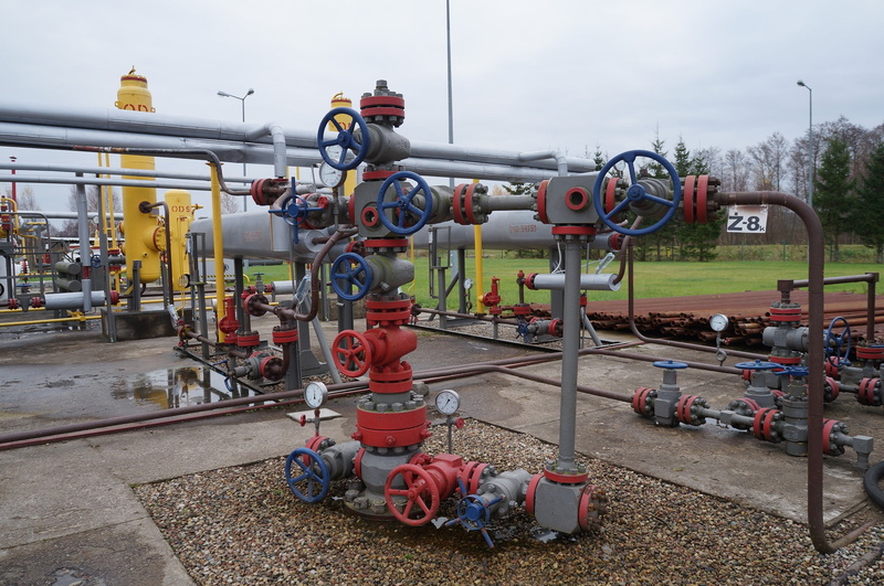 gasoline, natural Gas, technology, day, extraction, oil, no people, airport, pipe - Tube, machine Valve, nature, 1080P, air vehicle, fuel and power generation
