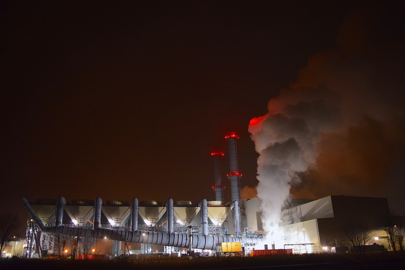 chemical, building exterior, illuminated, refinery, nature, technology, no people, factory, smoke, petrol, environmental, smoke - physical structure, copy space