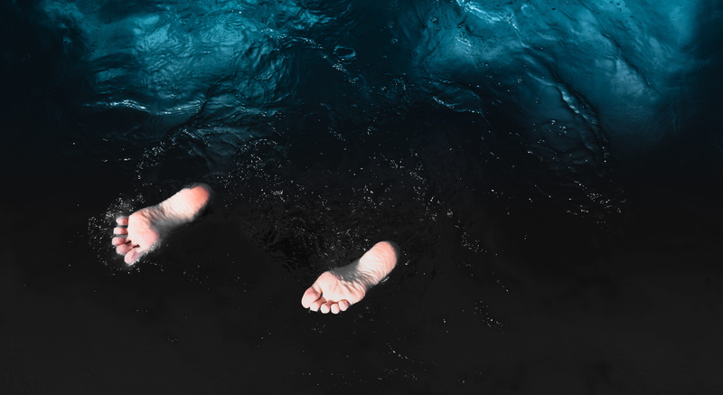 eerie, backgrounds, dark, autumn, outdoors, creepy, halloween, nature, woman, sea, strong, blue, foot, darkness, ocean, wafe, water, swim, close-up, fish