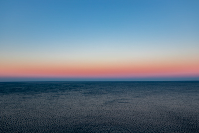 idyllic, gradient, water, sunset, sea level, ripple, tranquility, sea, light, nature, tranquil scene, copy space, dark, dawn, minimalistic, clear sky, urban skyline
