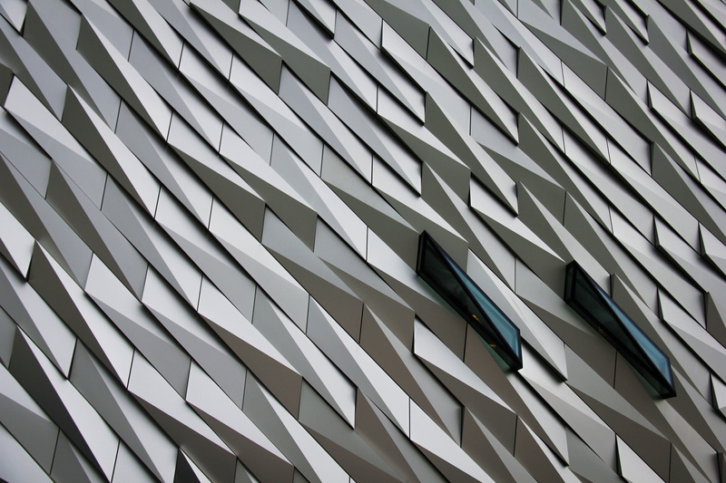 weave, black, gray, no people, wafe, pattern, metal, shape, backgrounds, shapes, undulating, glass - material, skyscraper, garden, facade, building feature