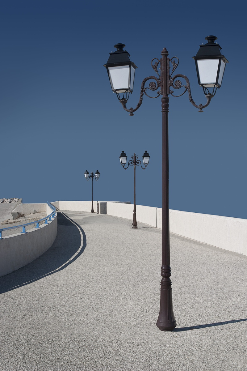 outdoors, Lamp, water, nature, beach, 2K, sunlight, built structure, street light, gas light, pole, lighting equipment, Breakwater, Sea, light, antique