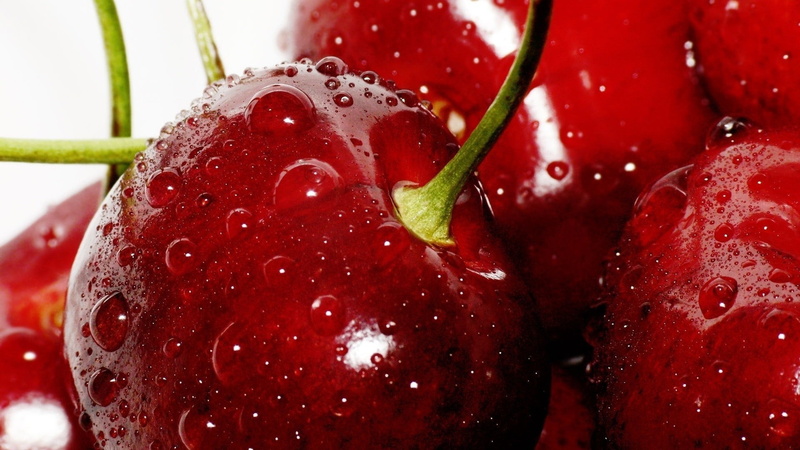 wellbeing, berry fruit, food, nature, cherries, wet, healthy eating, drop, water drops, refreshment, close-up, freshness, fruit, focus on foreground, dessert