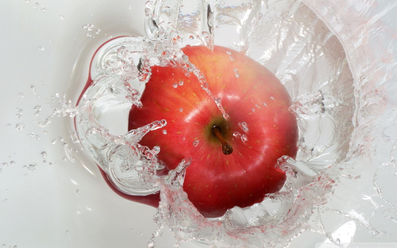 indoors, fruit, splashing, high angle view, still life, wellbeing, water, close-up, splashes, freshness, tomato, macro, apples, food, directly above, food and drink