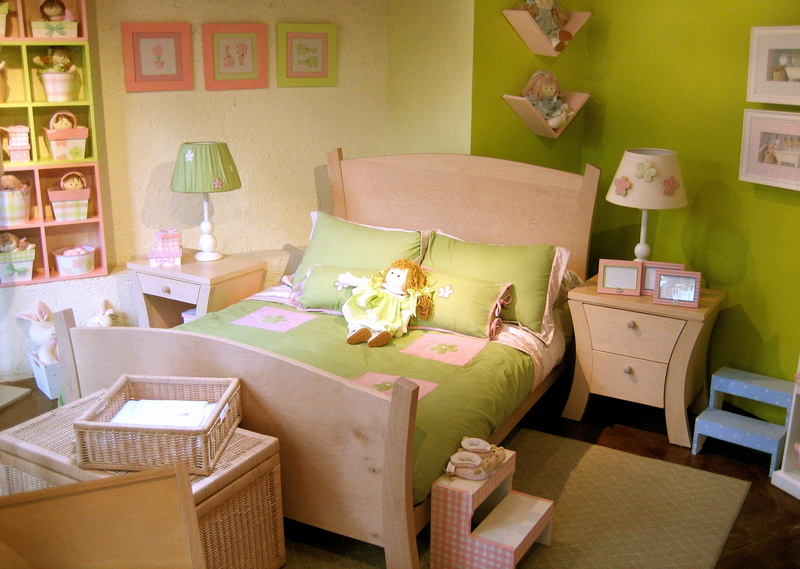 domestic Room, children, wall - Building Feature, electric Lamp, 4K, hotel, house, flooring, home, chair, wood - Material, container, residential District