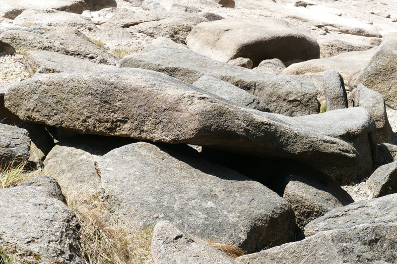 architecture, land, animal themes, rock, 5K, rough, backgrounds, stones, high angle view, no people, riverbed, close-up, rock formation, geology, outdoors