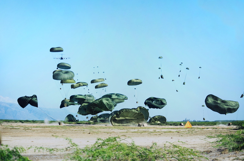 Airdrop, Military Transport Aircraft, Boeing C-17 Globemaster III, 1080P