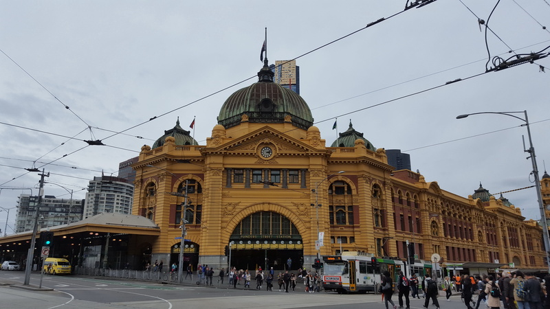 mode of transportation, architecture, electricity, 5K, brown, group of people, travel destinations, history, victoria, street, building exterior, cable