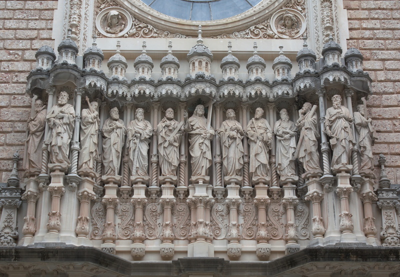 architecture and art, the past, art and craft, mountain monastery, santa maria de montserrat, sculpture, 4K, apostle, human representation, male likeness
