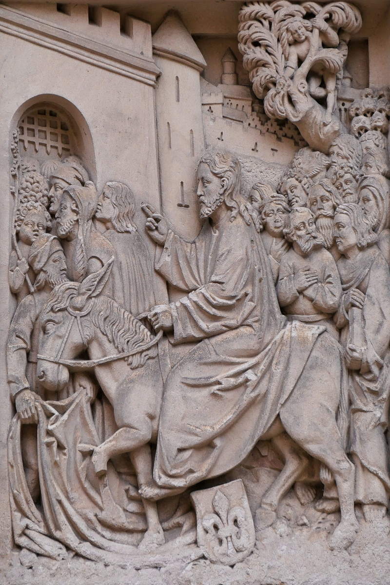 carving - craft product, statue, entry into jerusalem, craft, building exterior, human representation, religion, no people, palm sunday, sculpture, jesus