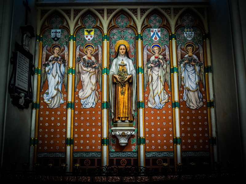 5K, creativity, place of worship, human representation, indoors, sint-salvatorskathedraal, altar, male likeness, shrine, representation, female likeness