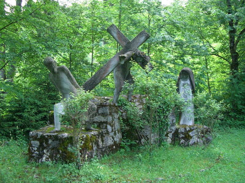outdoors, representation, land, statue, green color, crossroads group, nature, growth, green, tombstone, allgäu, figures, calvary, meadow, old, day, sculpture