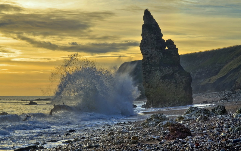 land, breaking, power, non-urban scene, outdoors, waves, power in nature, flowing water, coast, sunset, motion, rock, 2K, beauty in nature, water, cloud - sky