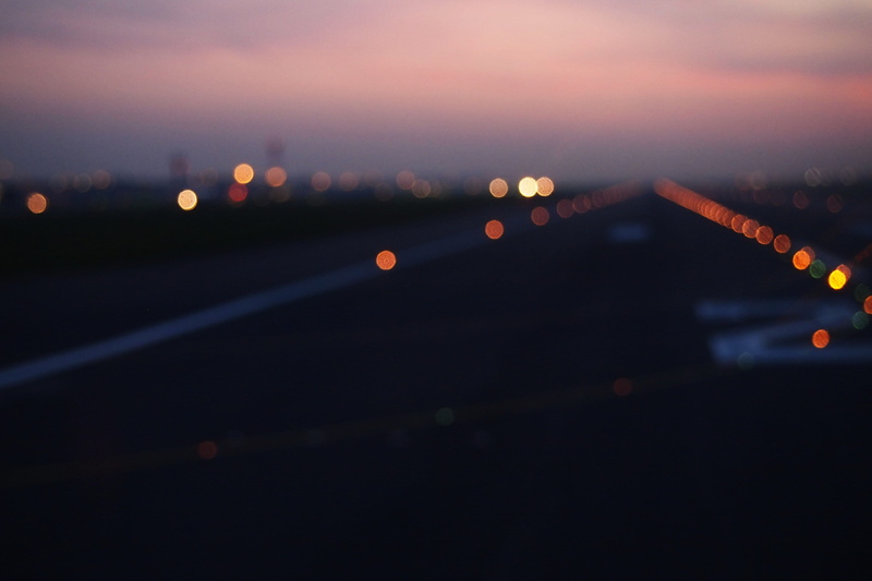 fly, transport, background, departure, purple, points, architecture, abstract, photography, airport, distance, strartbahn, night, horizon, runway, road