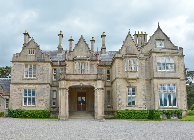 cloud - sky, house, real estate, national park, architecture, manor house, manor, villa, nature, mansion, building, english, window, sky, country house
