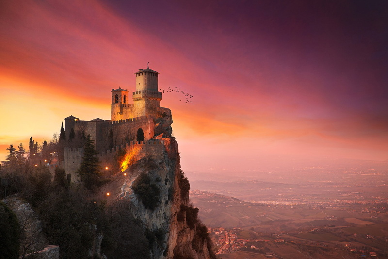bird, 2048x1365, san, architecture, cliff, sunset, marino, san marino, concrete, trees, nature, landscape, 1080P, castle, brown, mountain