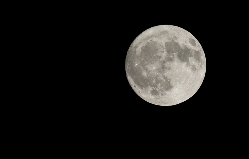 circle, zoom, earths moon, darkness, astronomy, planetary moon, black sky, earth companion, sky, space, night, scenics - nature, moon surface, no people