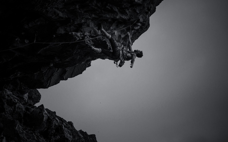 man, rock climbing, grayscale, mountain, 1080P, 1920x1200, sports, rock, climbing, photo