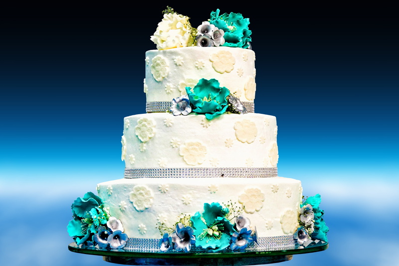 style, dessert, food and drink, blue, food, cake, studio shot, indulgence, decoration, Cake, 4K, cream cake, event, blue background, sweet food, luxury