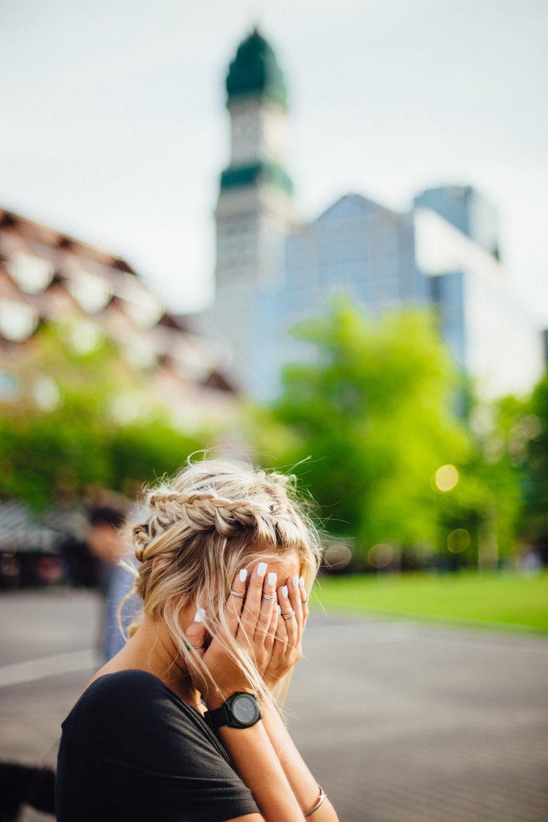 caucasian Ethnicity, leisure activity, portrait, hairstyle, focus on foreground, built structure, street, building, incidental people, adult, road, nature