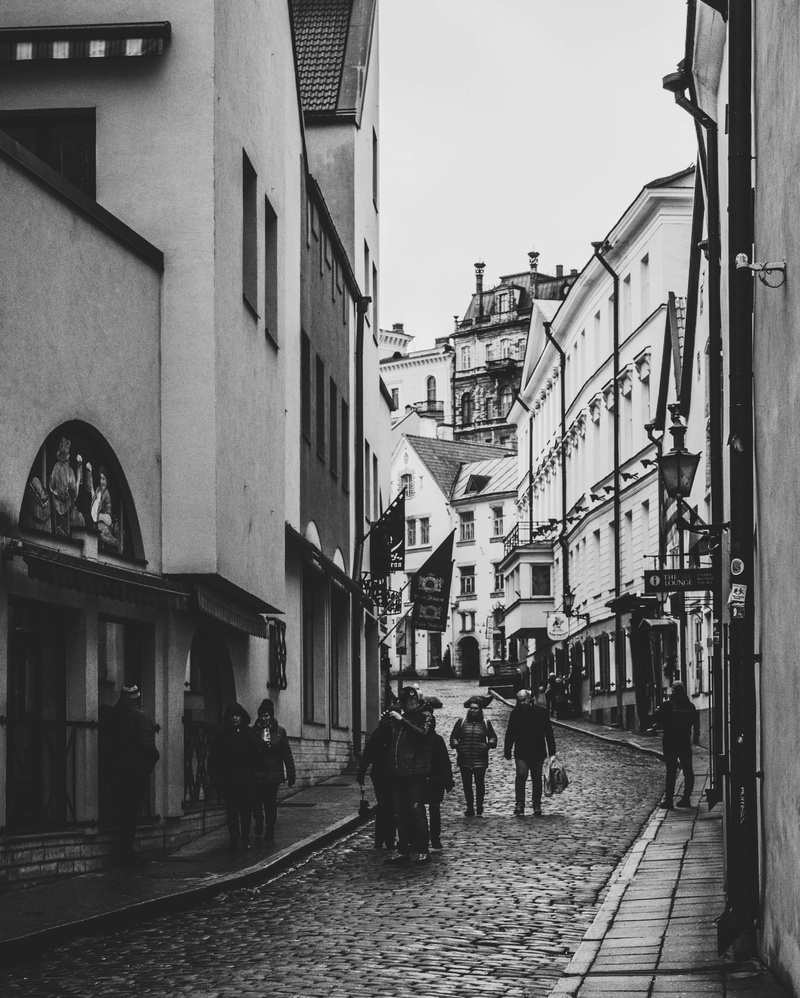 men, road, travel, residential district, urban, black and white, 2K, lifestyles, street, walking, alley, sky, building, women, built structure, real people
