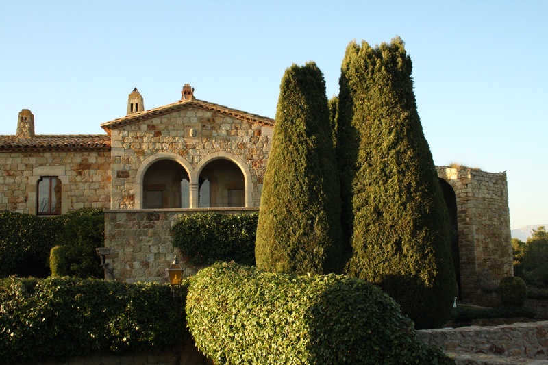 built structure, plant, hedge, costa brava, house, edifici antic, outdoors, catalonia, clear sky, historic buildings, pals, building, building exterior