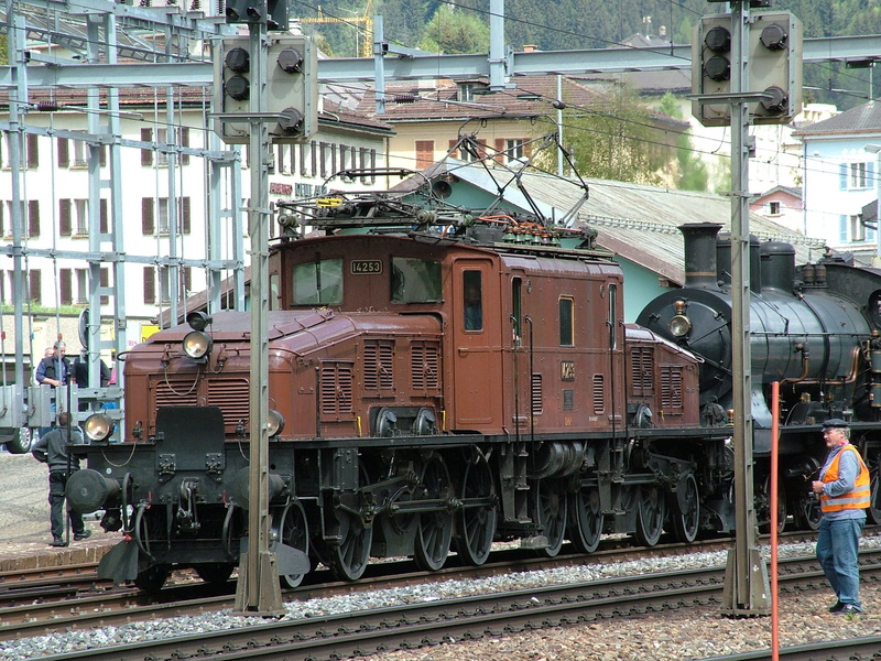 building exterior, public transportation, switzerland, railroad Station, land vehicle, architecture, engine, 2K, Locomotive, metal, train - vehicle, mode of transportation