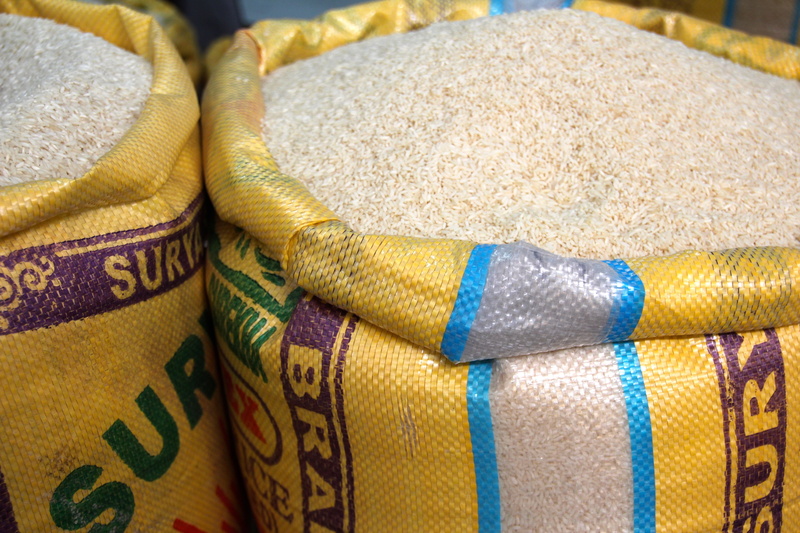 market, bag, sack, business, heap, indoors, rice, no people, 5K, china, sale, food, choice, retail, retail display, market stall, yellow, still life, variation