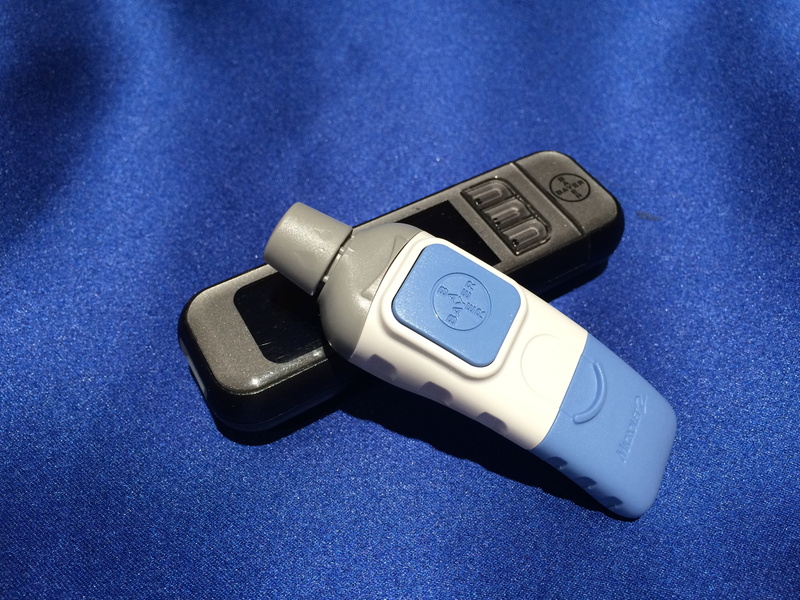wireless, colored background, car, table, gray, measurement, close-up, 2K, connection, glucose, high angle view, healthcare, single object, usb cable