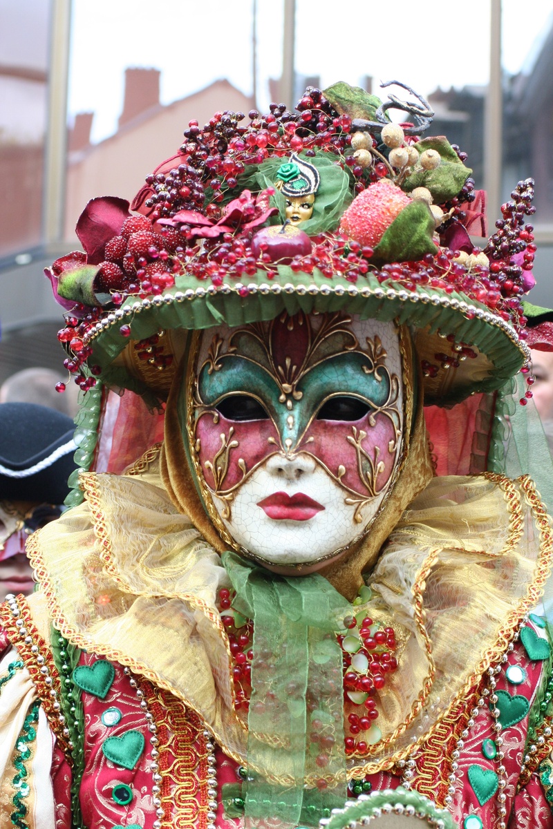 arts culture and entertainment, mask - Disguise, rialto, outdoors, clothing, focus on foreground, day, costume, venice, cultures, lagoon, customs, fruit