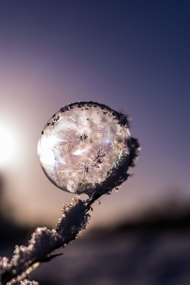 soap bubble, ze, crystalline, geometric shape, crystals, blue, sky, crystal growth, selective focus, spherical shape, eiskristalle, magic, wintry, fucos