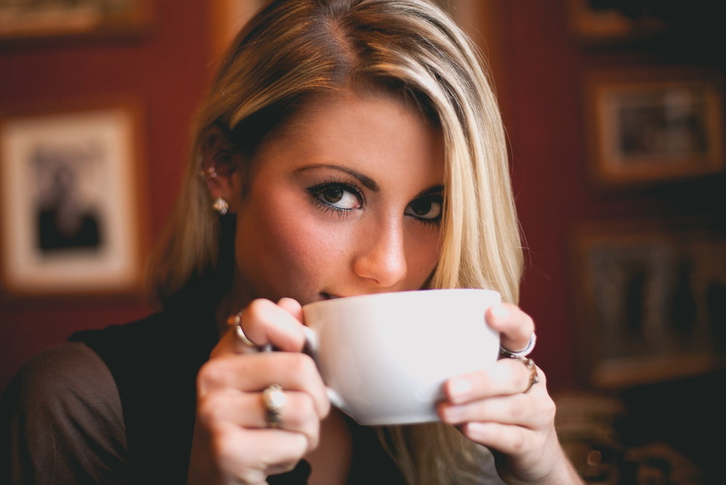 portrait, hairstyle, young adult, cafe, lifestyles, coffee - drink, blonde, drinking, 1080P, beautiful woman, hot drink, refreshment, cup, coffee cup