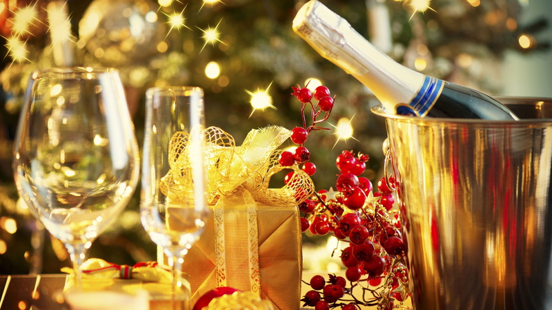 Gift, Berries, Cups, Glass, Glare, Year, New, Champagne, 4K