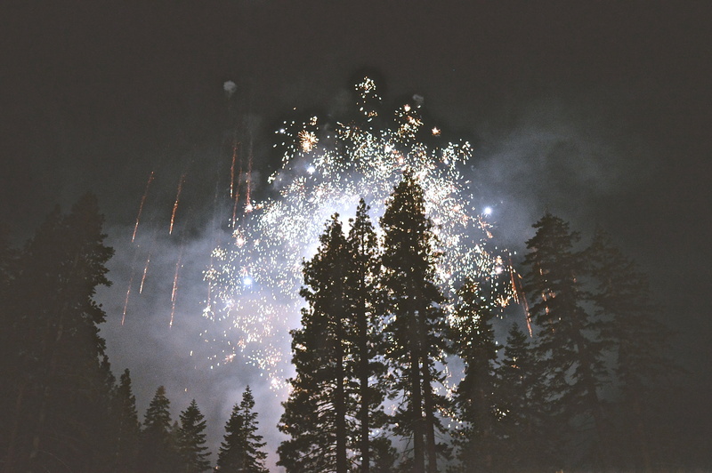 sylvester, celebration, firework, light, arts culture and entertainment, exploding, low angle view, long exposure, fireworks, event, sky, 2016, motion