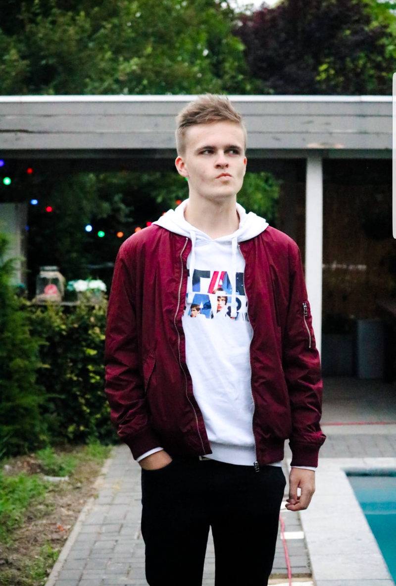 nature, har, ir, messy, smile, star wars, looking at camera, body, adolescence, portrait, hoodie, three quarter length, close up, casual clothing, 5K