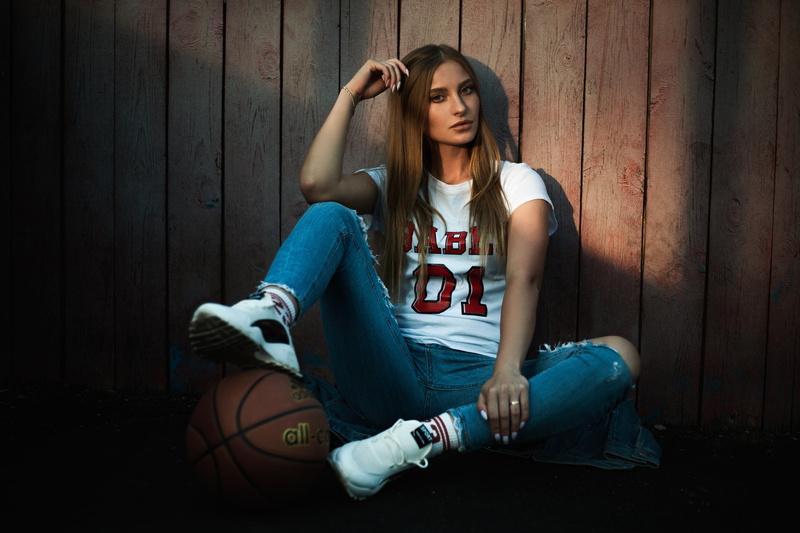 sitting, T-shirt, ball, women, 2K, sneakers, portrait, torn jeans, blonde