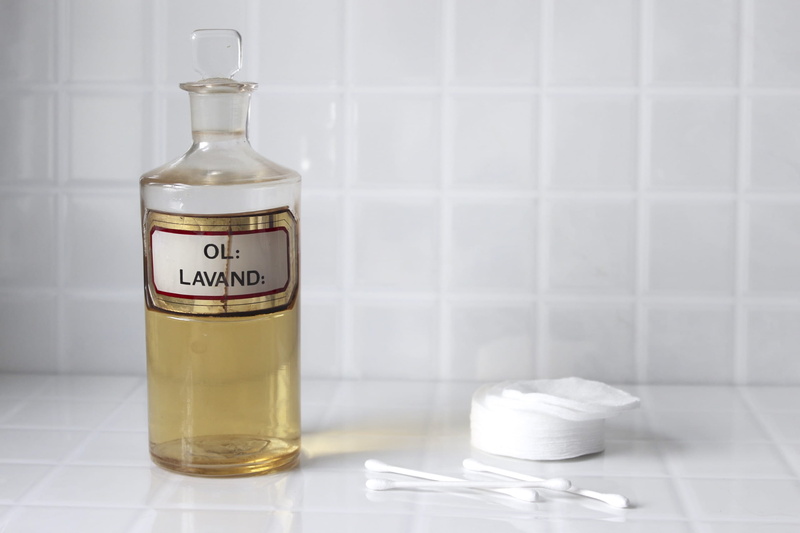 greenwich, container, skincare, transparent, 2K, makeup, focus on foreground, medicine, text, diy, table, cosmetics, jar, communication, label, alternative medicine
