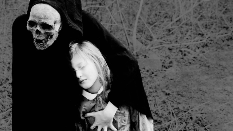 high angle view, focus on foreground, dress, fear, long, human skeleton, Grim Reaper, death, lifestyles, sleeve, bone, emotion, day, s, mammal, human body part