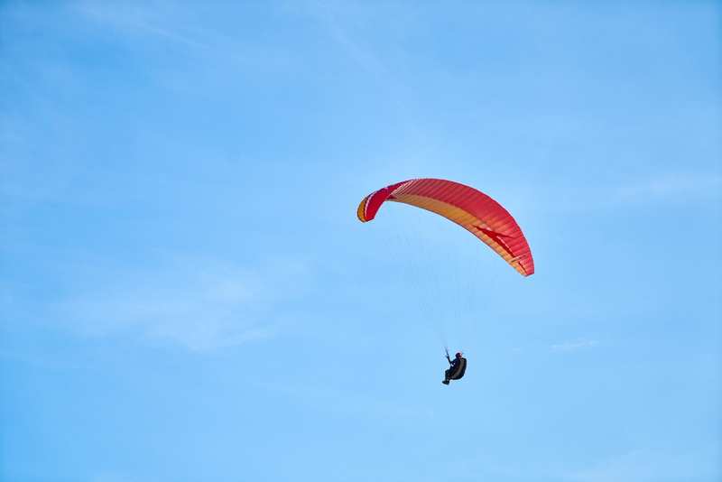 atmosphere, flying, adventure, extreme sports, paragliding, leisure activity, adrenalin, fly, thrust, gliding, dom, day, real people, active, activity