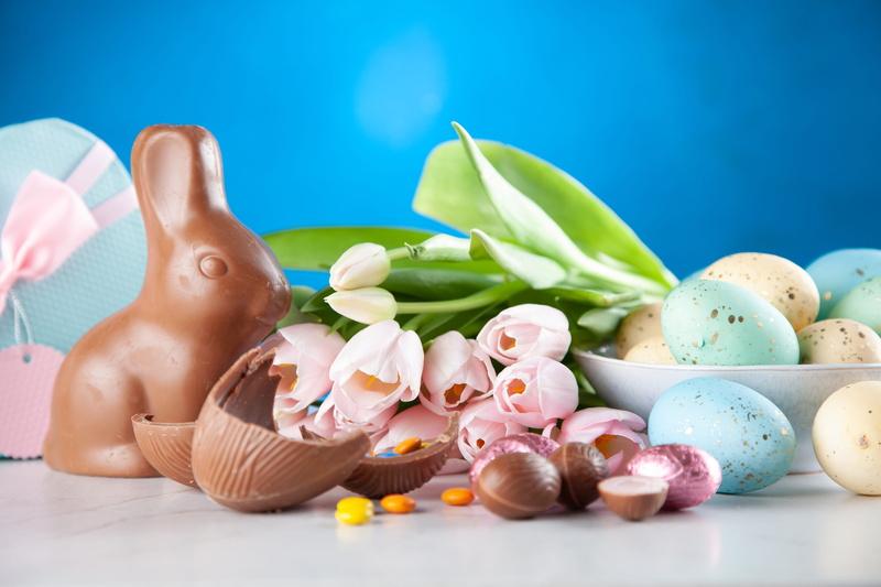 celebration, bunny, still life, sweet food, colors, temptation, indoors, chocolates, easter egg, candies, yummy, 5K, flowers, springtime, egg, greetings