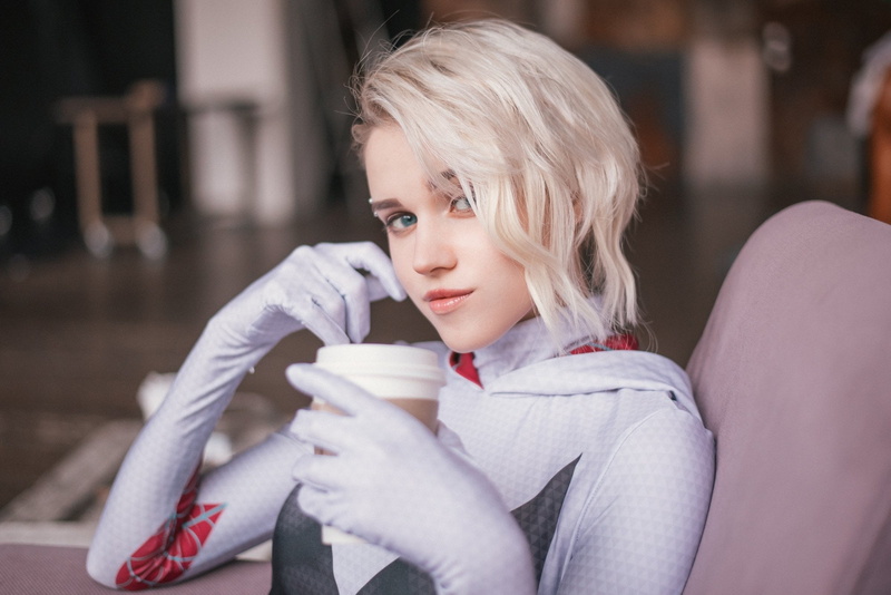 blonde, Gwen Stacy, Spider Gwen, indoors, looking at viewer, women, short hair, 1080P, cosplay, Marvel Comics, women indoors, model