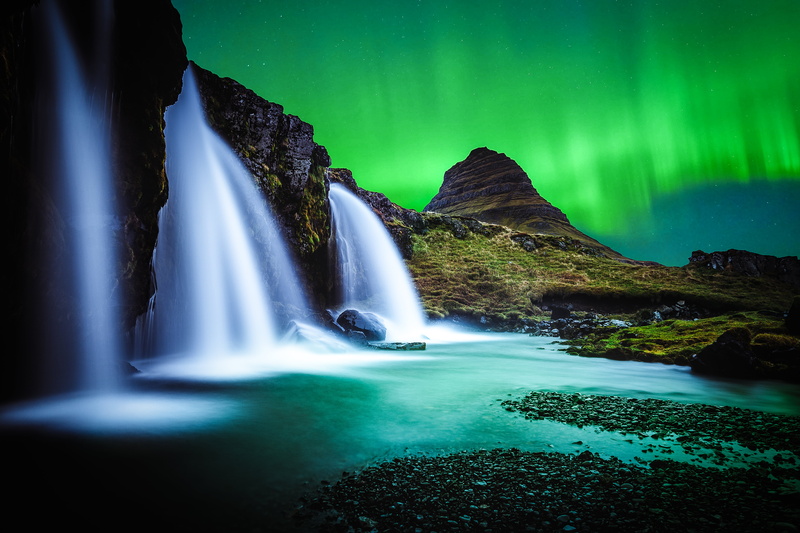 scenics, river, green, photoshop, Green sky, sky, outdoors, body of water, kirkjufell, landscape, nature, aurora  boreal, northern  lights, falling, Snæfellsnes