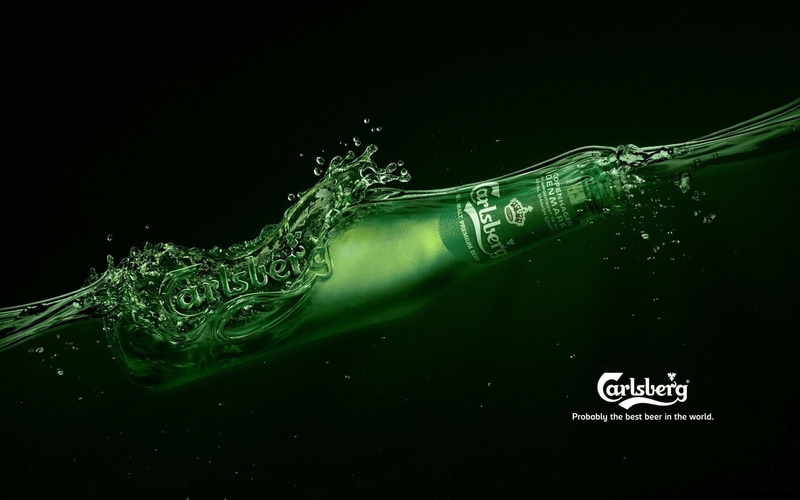 freshness, indoors, wal, close-up, water, reflection, night, speed, green color, black background, studio shot, copy space, bottle, carlsberg, beer, brand
